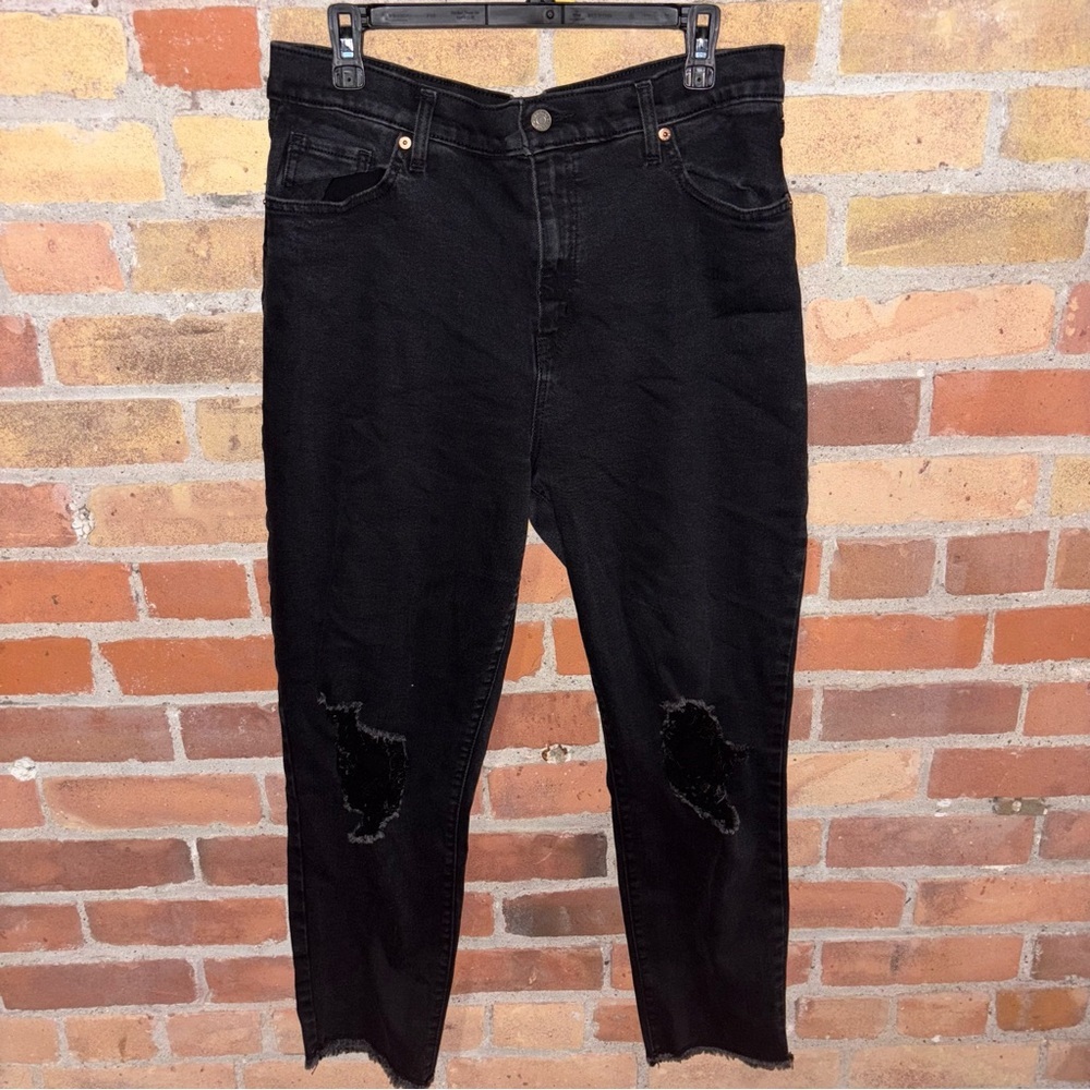 Signature by Levi Strauss Women’s Black Ripped Mom Jeans